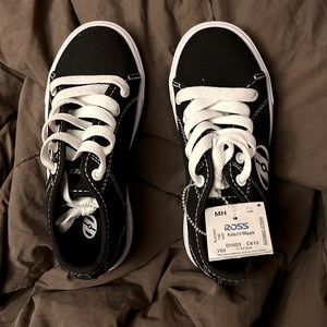 BRAND NEW HEELYS!!! Kids sz13
